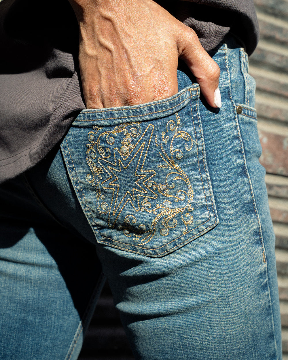 CODDIWOMPLE FLARED FADED WOMEN JEANS