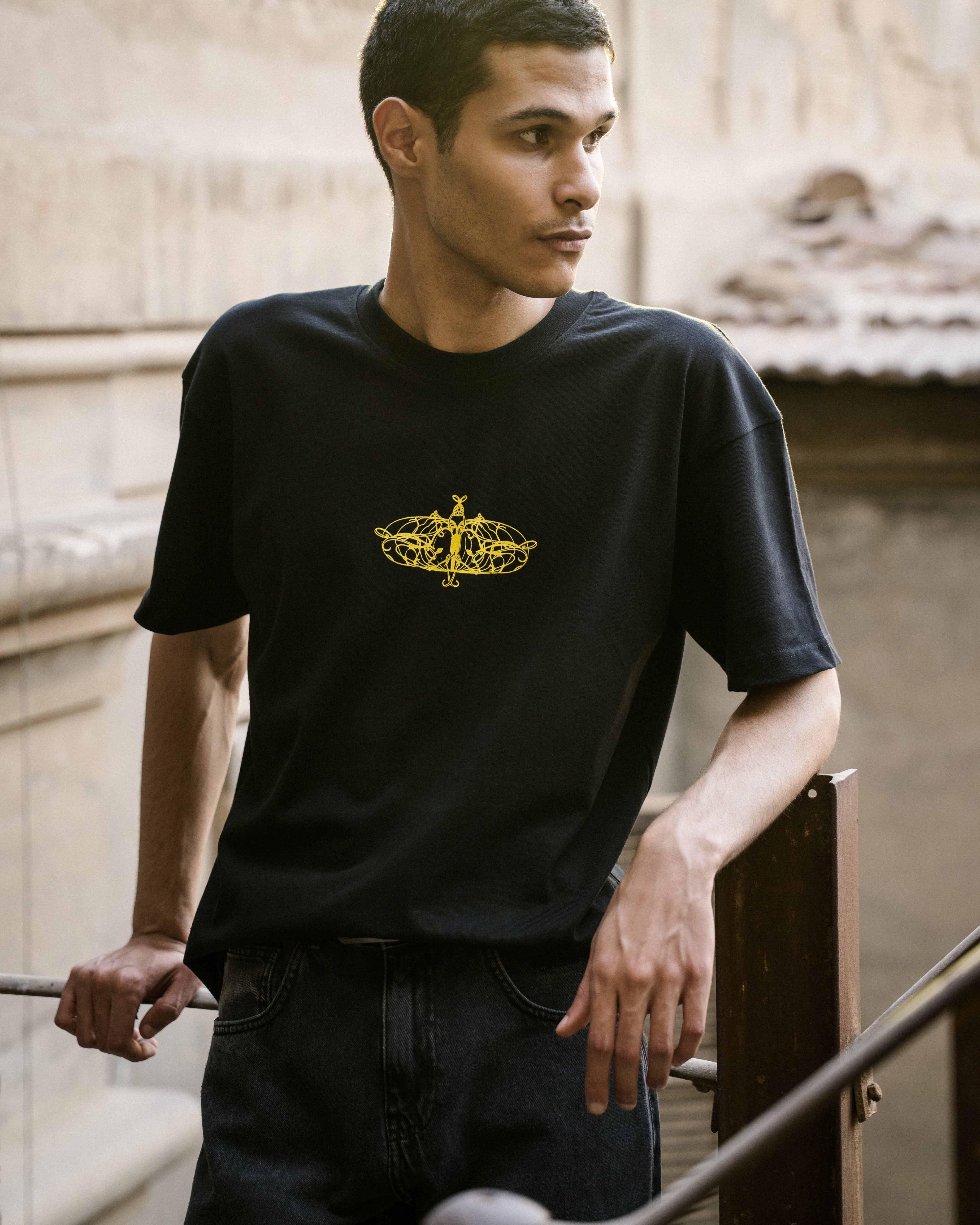 DIVINE BLACK TEE