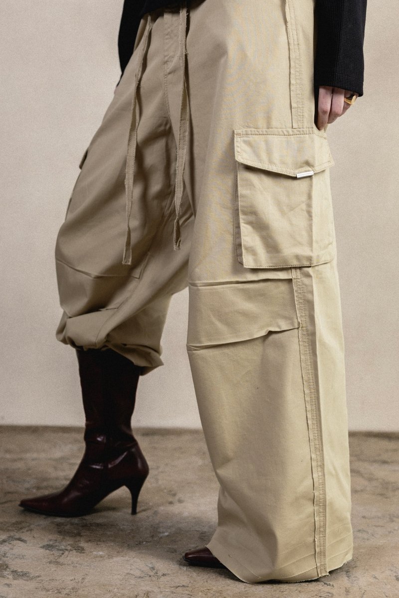 BEIGE GABARDINE CARGO PANTS - CODDIWOMPLE
